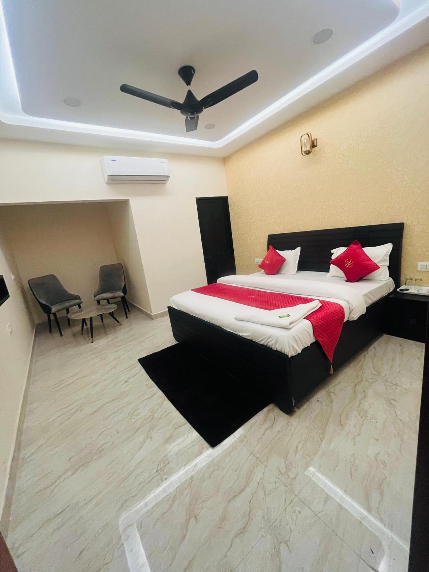 Hotel Royal A Ludhiana Extérieur photo