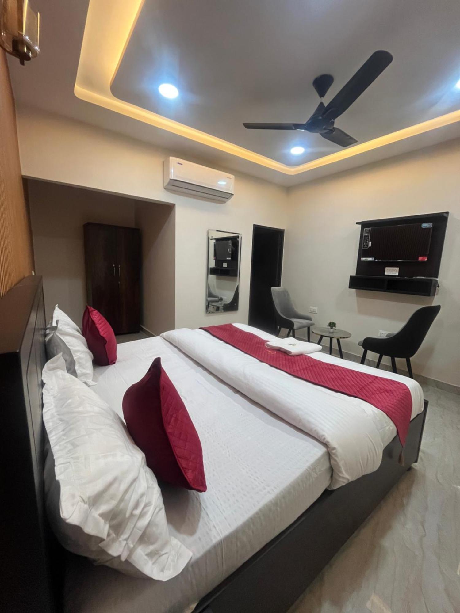 Hotel Royal A Ludhiana Extérieur photo
