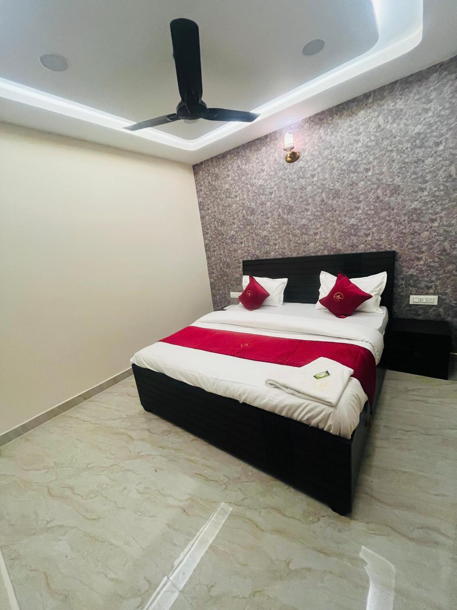 Hotel Royal A Ludhiana Extérieur photo