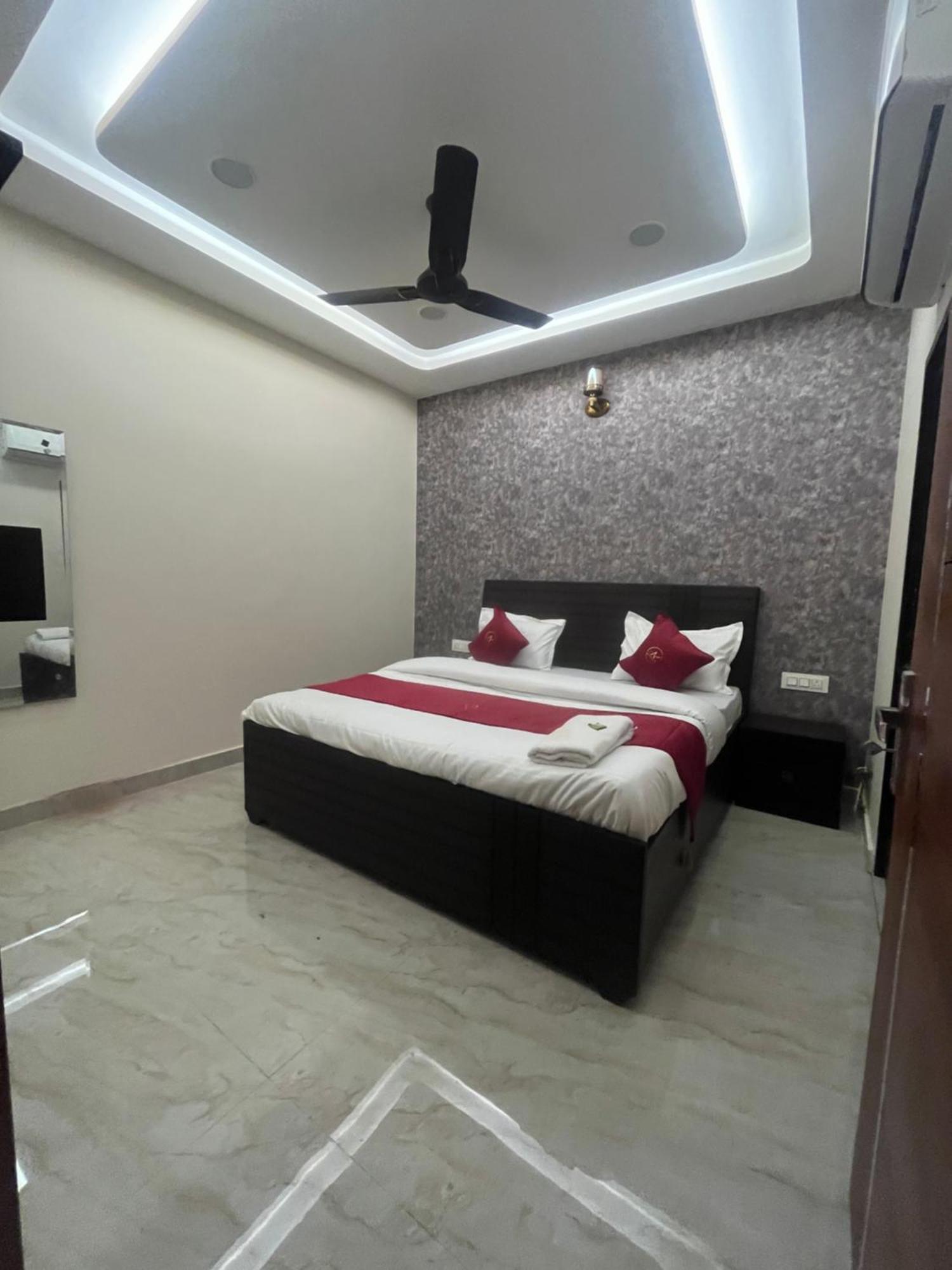 Hotel Royal A Ludhiana Extérieur photo