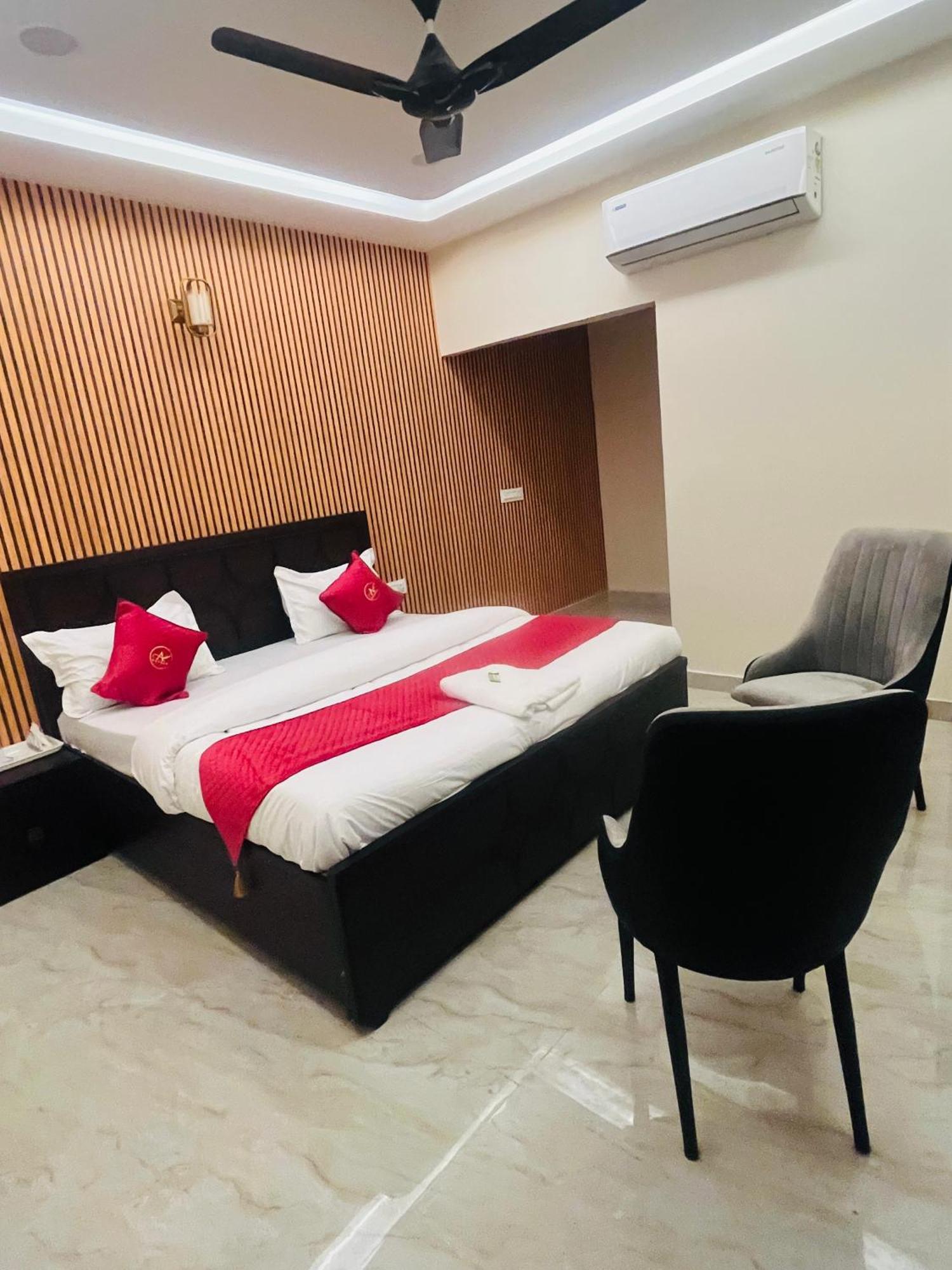 Hotel Royal A Ludhiana Extérieur photo