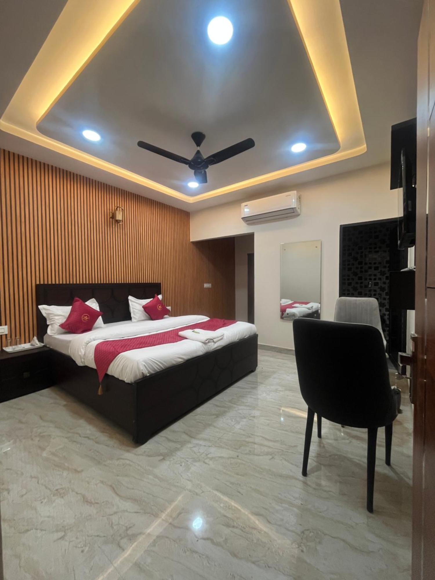 Hotel Royal A Ludhiana Extérieur photo