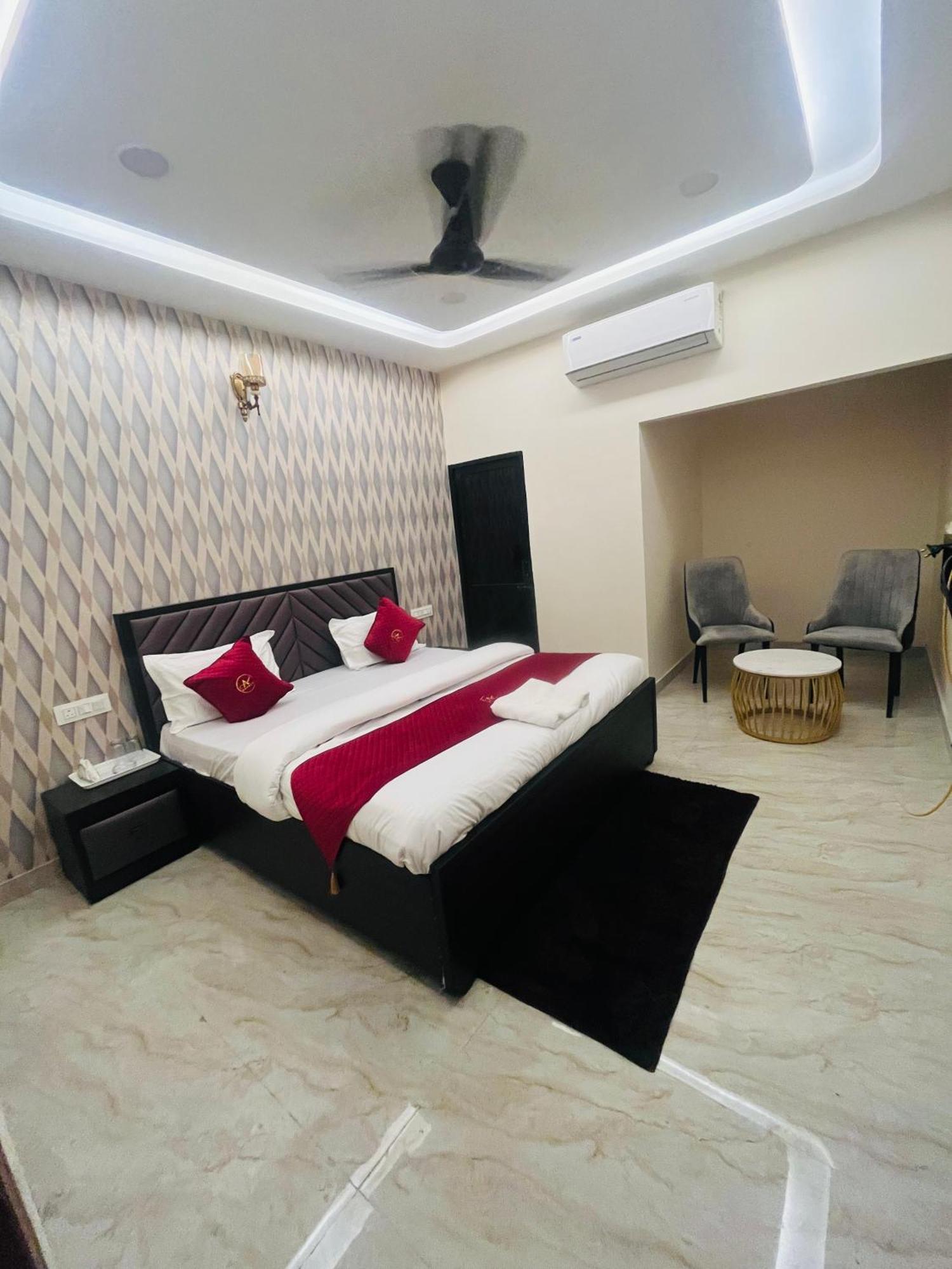 Hotel Royal A Ludhiana Extérieur photo