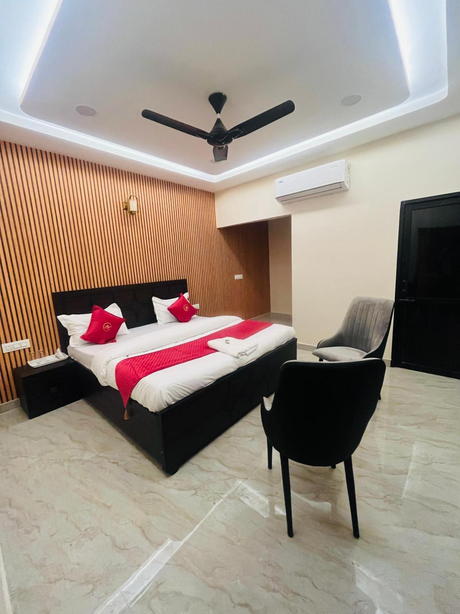 Hotel Royal A Ludhiana Extérieur photo